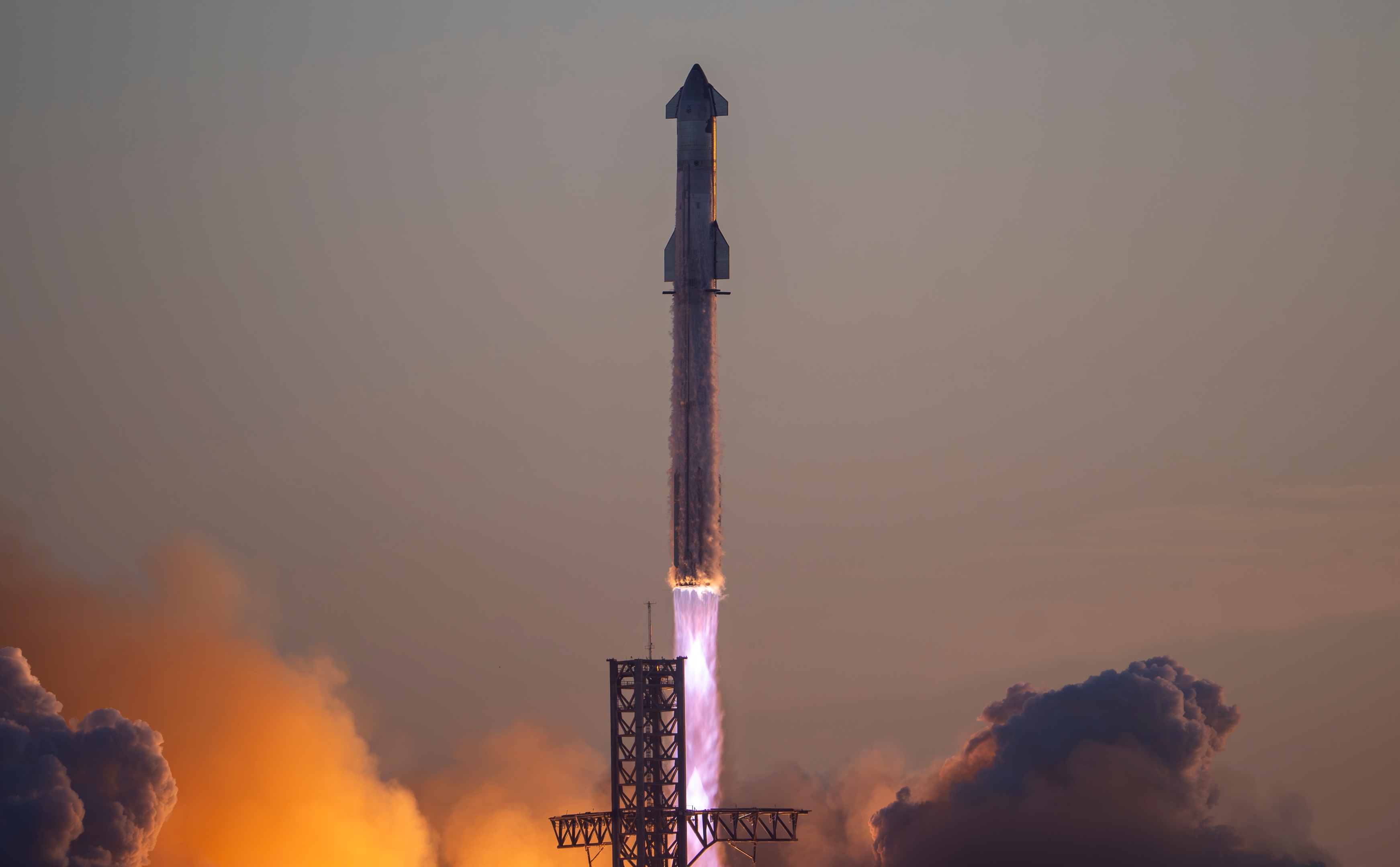 Starship test 2, clear tower.jpg